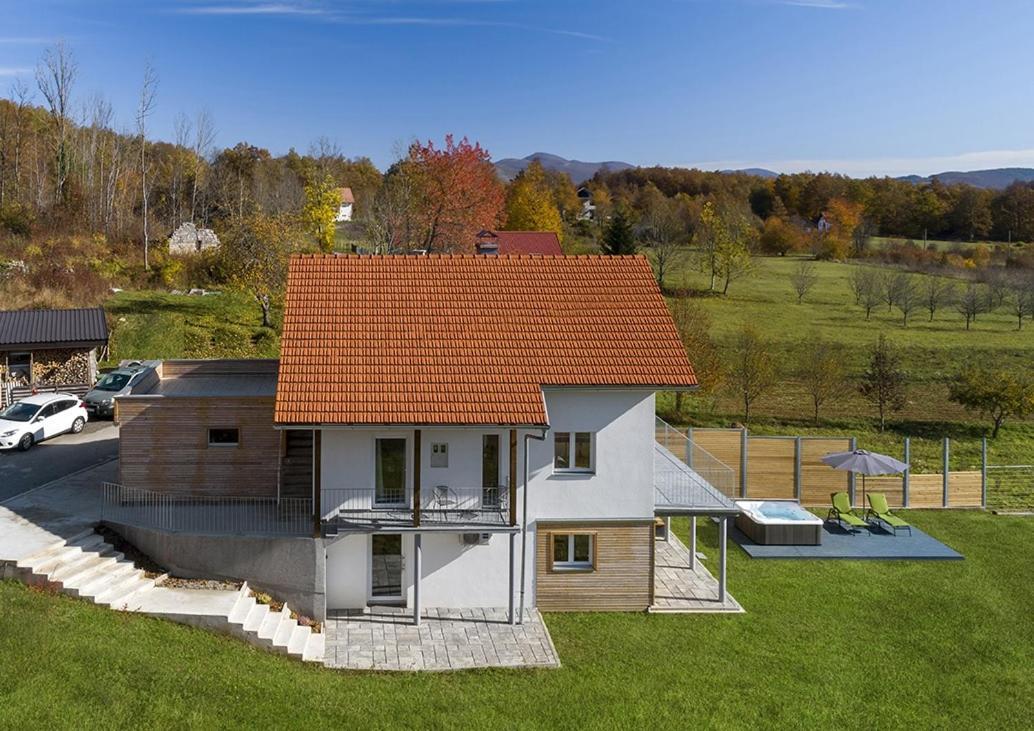 Velebit Lodge Lovinac  Eksteriør bilde