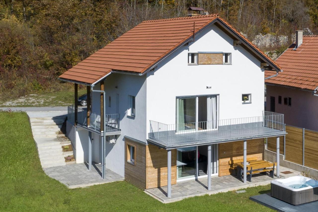 Velebit Lodge Lovinac  Eksteriør bilde